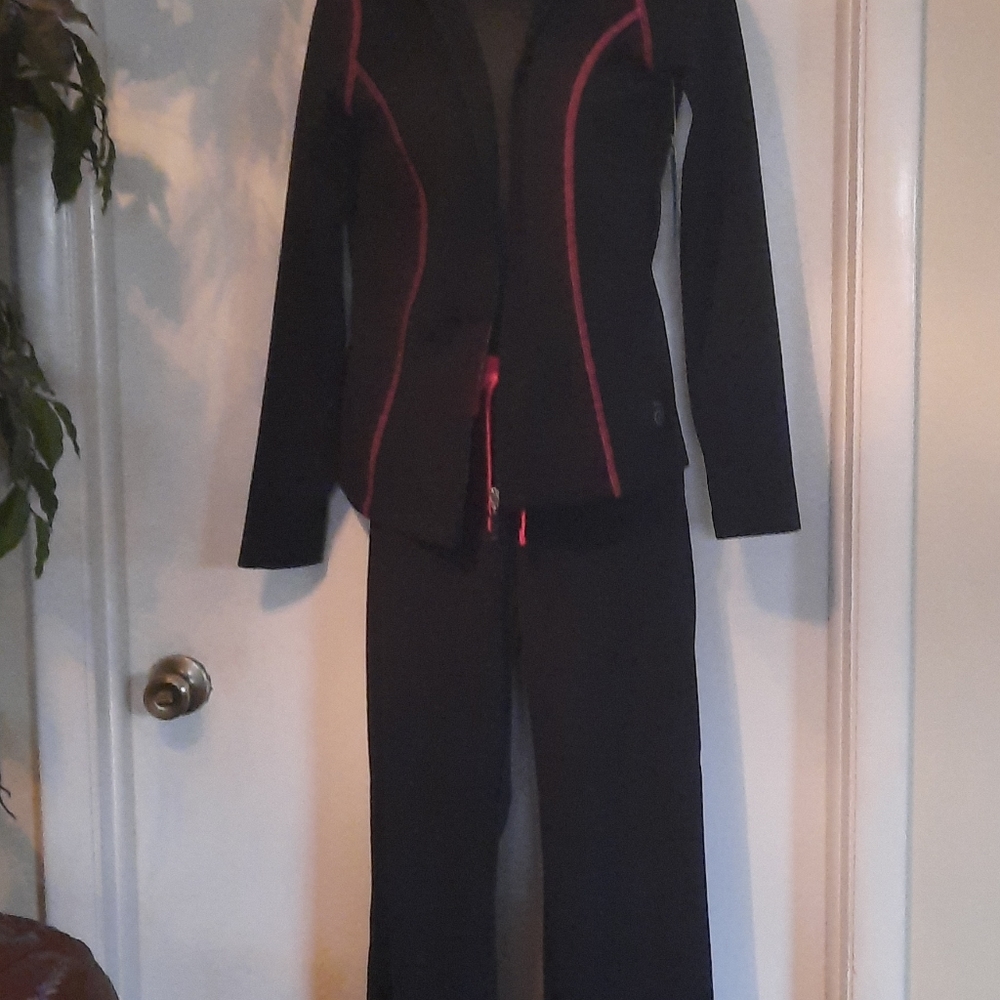 Be Inspired (Belk) Pretty in Pink & Black Yoga